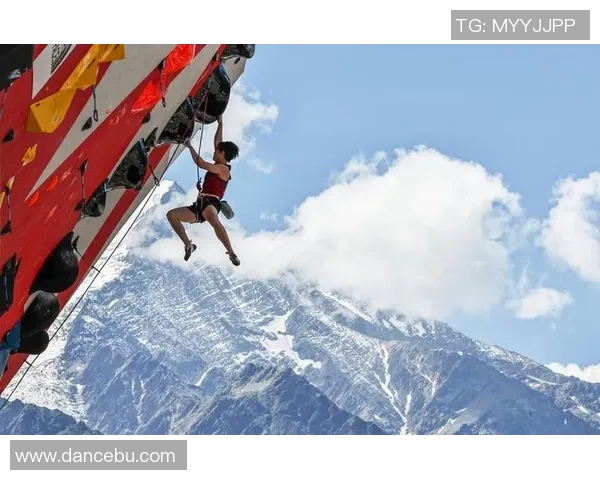 中国攀岩队历史性夺得世界杯团体冠军创造新纪录